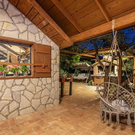 Haus Mit Pool- 50 Meter Vom Entfernt By Interhome Holiday home *