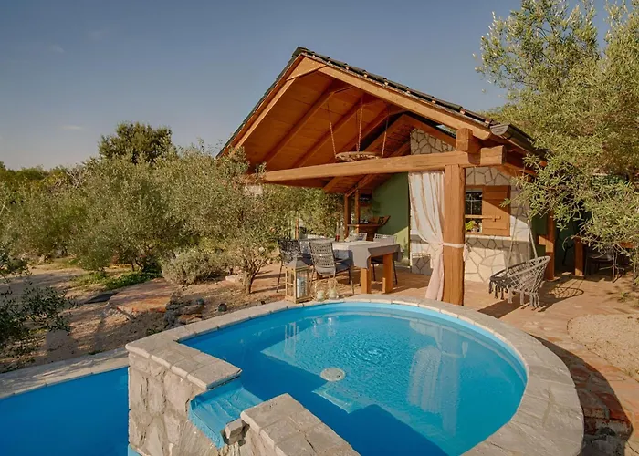 Dom wakacyjny Haus Mit Pool- 50 Meter Vom Entfernt By Interhome *