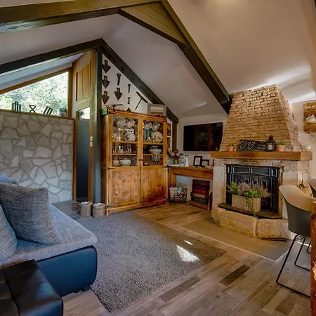 Сasa de vacaciones Haus Mit Pool- 50 Meter Vom Entfernt By Interhome Punat