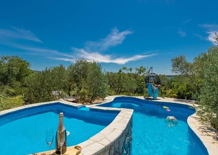 Haus Mit Pool- 50 Meter Vom Entfernt By Interhome *