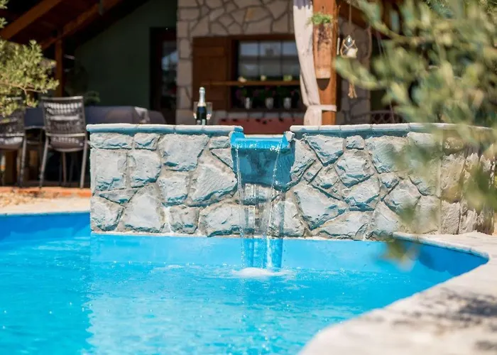 別荘 Haus Mit Pool- 50 Meter Vom Entfernt By Interhome プナト