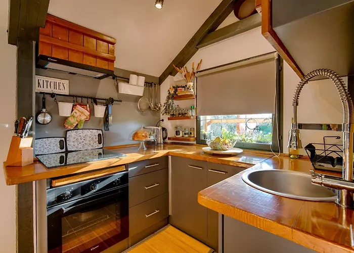 Haus Mit Pool- 50 Meter Vom Entfernt By Interhome 別荘 *