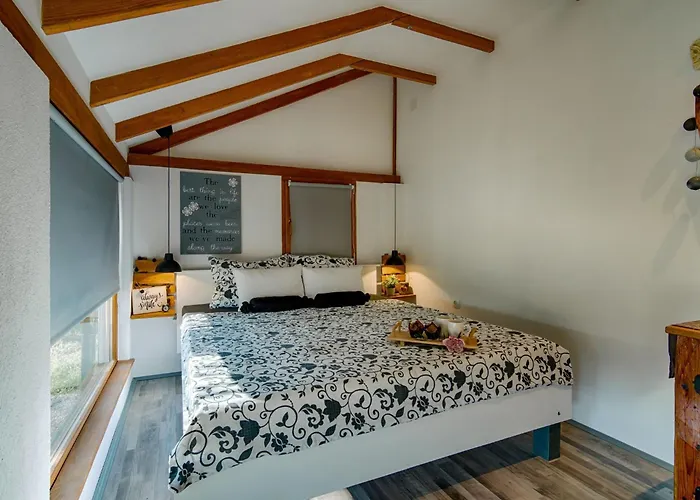 Haus Mit Pool- 50 Meter Vom Entfernt By Interhome 別荘 *