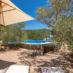 Σπίτι διακοπών Haus Mit Pool- 50 Meter Vom Entfernt By Interhome Punat