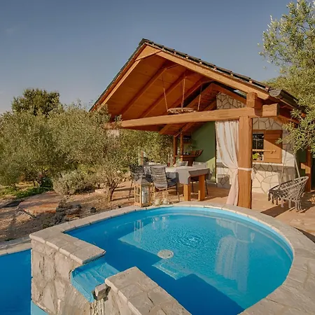 Σπίτι διακοπών Haus Mit Pool- 50 Meter Vom Entfernt By Interhome *
